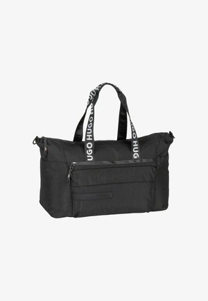 Borsa a tracolla nera realizzata in materiale nylon, dotata di due manici con design del logo, una tasca frontale con zip e una superficie testurizzata.