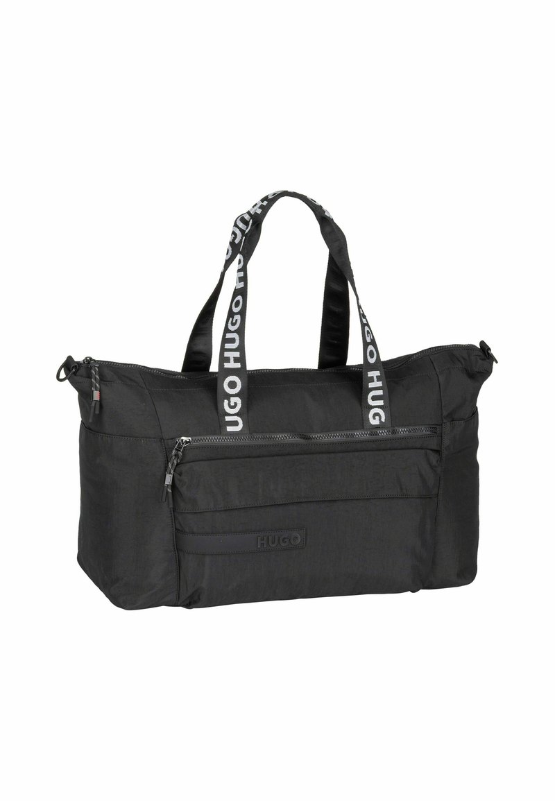 Borsa a tracolla nera realizzata in materiale nylon, dotata di due manici con design del logo, una tasca frontale con zip e una superficie testurizzata.