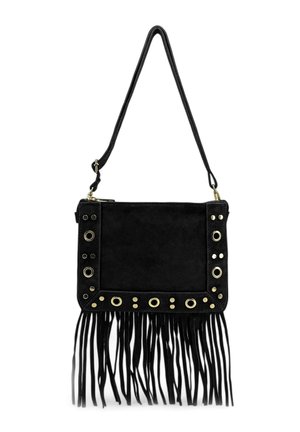 Sac à épaule en daim noir avec des œillets dorés le long des bords et de longues franges pendantes en bas, équipé d'une bandoulière réglable.