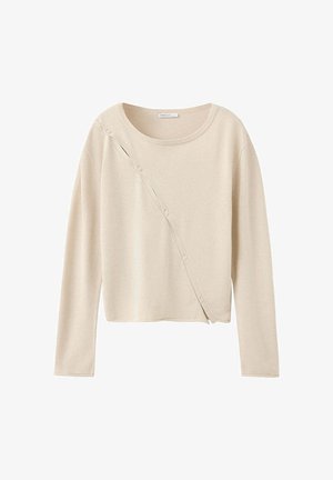 Pull beige à manches longues avec un col rond et un détail diagonal de boutons allant de l'épaule gauche à la taille droite.