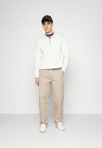 Woodbird DIZZON PANTS - Chinos - ecru