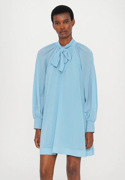 Alice + Olivia GRACEN TRAPEZE MINI DRESS - Kasdienė suknelė - mineral blue