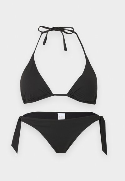Μαύκο μπικίνι δύο τεμαχίων με τριγωνικό πάνω μέρος με δέσιμο στον λαιμό και μπικίνι κάτω μέρος με πλαϊνές δέσεις, παρουσιάζεται επίπεδο σε λευκό φόντο.
