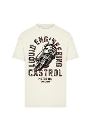 Cremfarbene Baumwoll-T-Shirt mit Grafik eines Motorradrennfahrers. Der Text enthält "Liquid Engineering", "Castrol" und "Motoröl seit 1899."