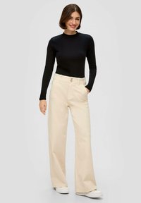 s.Oliver Langarmshirt - schwarz