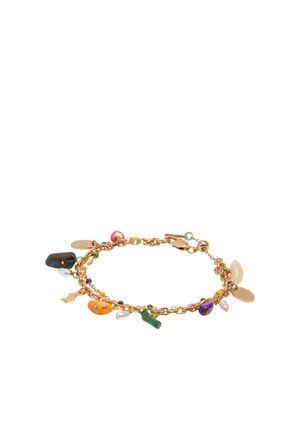 Pulsera de cadena dorada con charms de piedras de colores y perlas, incluyendo cuentas negras, naranjas, verdes, moradas y beige, cierre de broche.