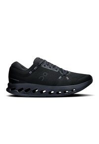Baskets de sport noires avec une tige en mesh léger, un col rembourré et une semelle épaissie prononcée avec des sections découpées pour plus de flexibilité.