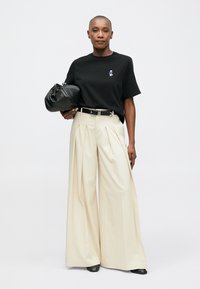 Maison Kitsuné DRESSED FOX COMFORT TEE - Tricou basic - black