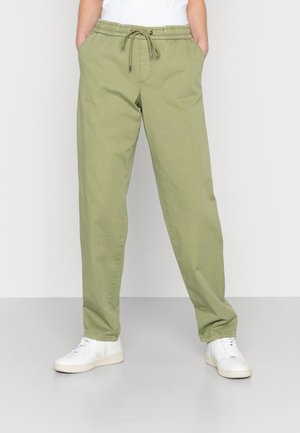 Lichte olijfgroene casual broeken met een elastische tailleband en een trekkoordsluiting; voorzien van twee zijzakken en een relaxte pasvorm.