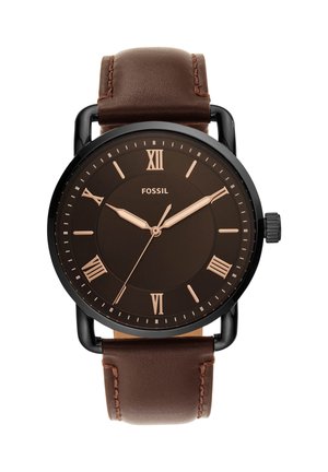 Runde schwarze Fossil-Armbanduhr mit braunem Lederarmband, römischen Ziffern als Markierungen und roségoldenen Zeigern, die 9:10:35 anzeigen.