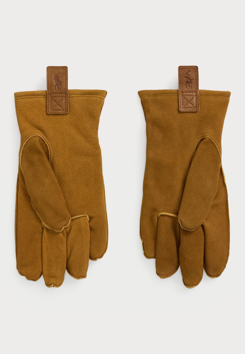 Brune ruskinds handsker med et læderdetalje ved håndleddet, der har et enkelt design og forstærket syning ved fingrene for holdbarhed.
