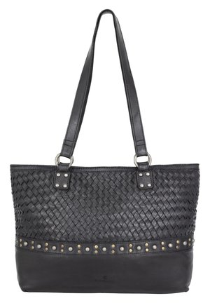 Sac fourre-tout en cuir noir avec motif tissé sur le dessus, bande horizontale cloutée et doubles bretelles attachées par des anneaux métalliques.