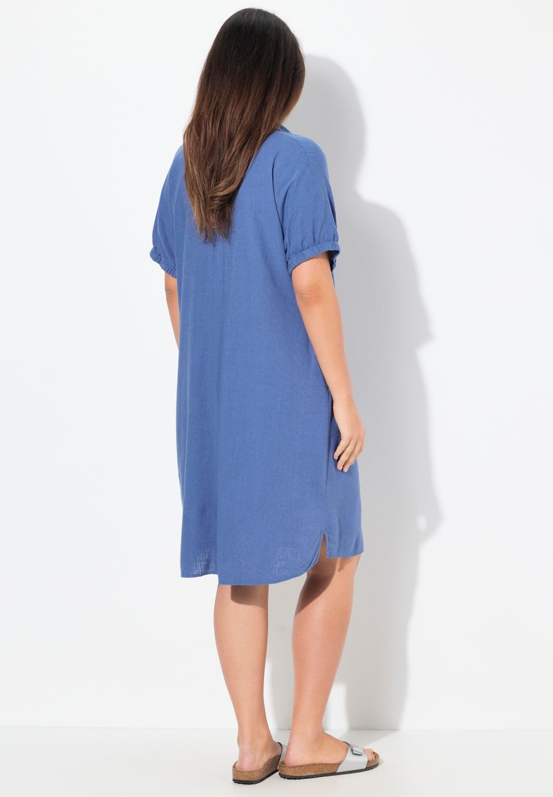 Ulla Popken SHORT SLEEVE V-NECK - Day dress - atlantic blue/blue - Zalando