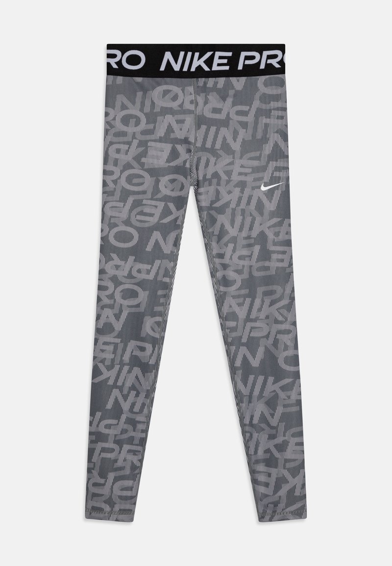 Grå treningsleggings med svart linning som har "NIKE PRO" i hvitt, og et teksturert mønster av tekst og striper gjennom hele.