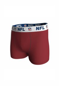 Maroon fem boxer briefs med vit midja som har upprepade blå NFL-texter och NFL-sköldlogotyper.