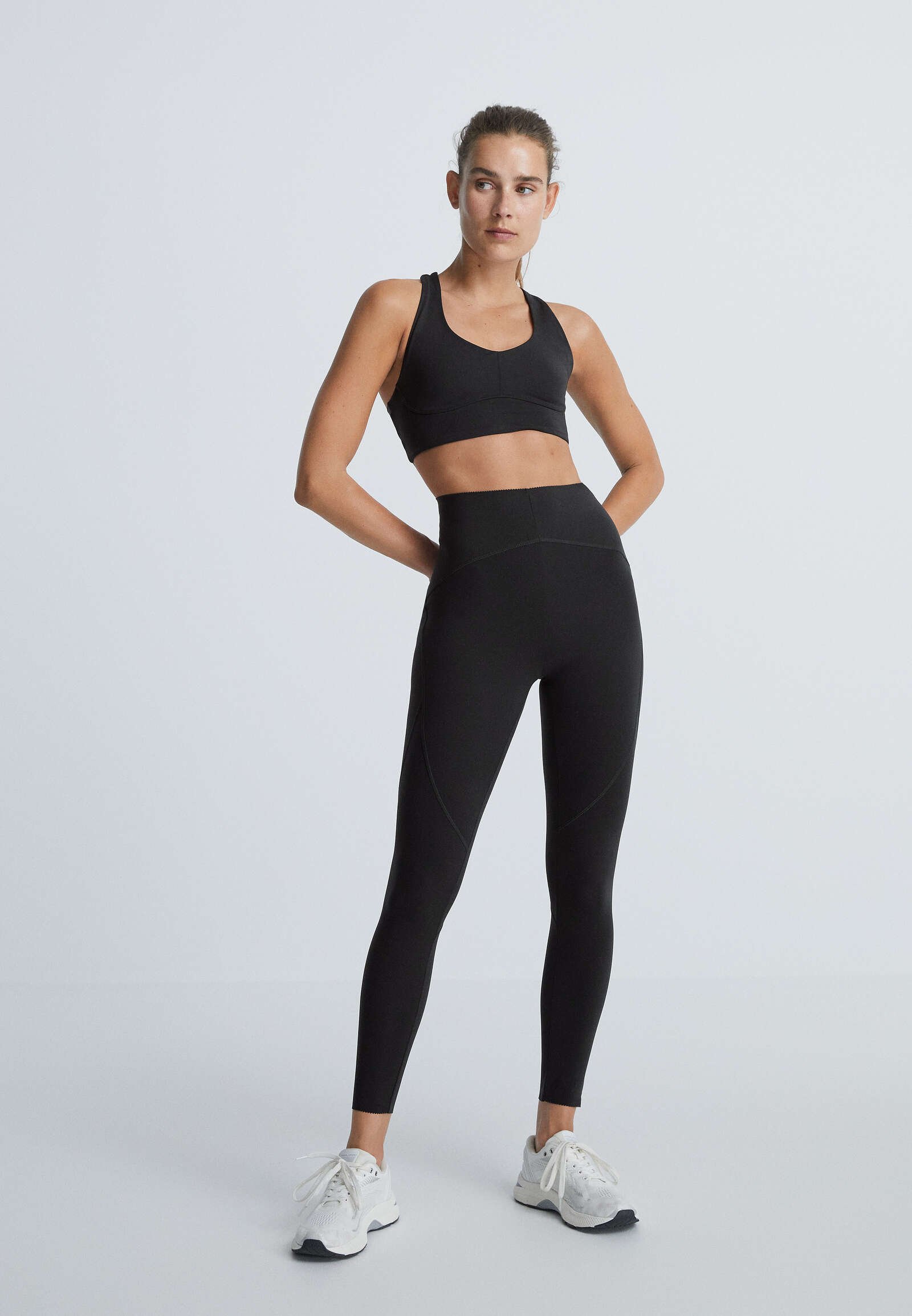 OYSHO LASER CUT BACK COMPRESSION 