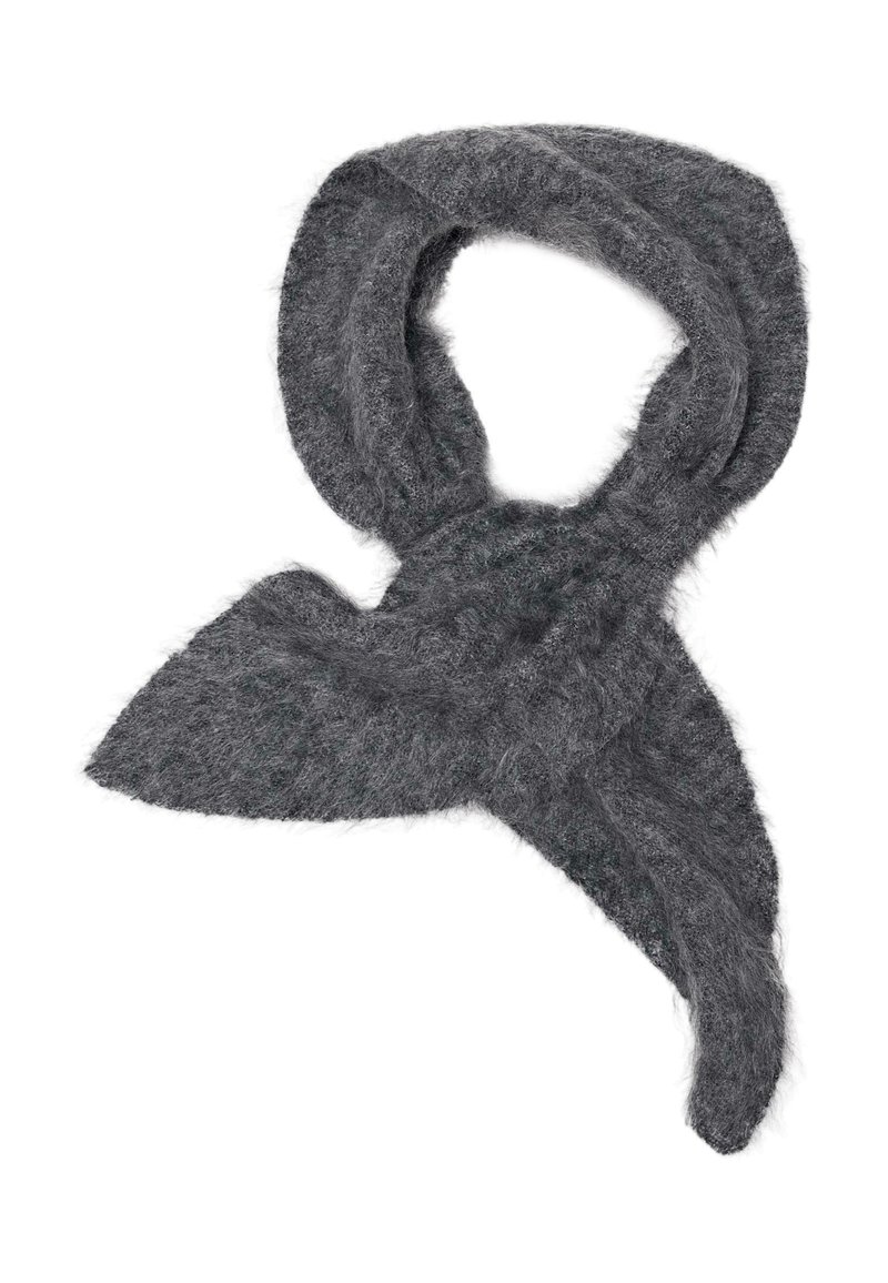 Sciarpa grigia e morbida, dal texture soffice, con un design triangolare e bordi arrotondati, adatta a vari stili e occasioni.