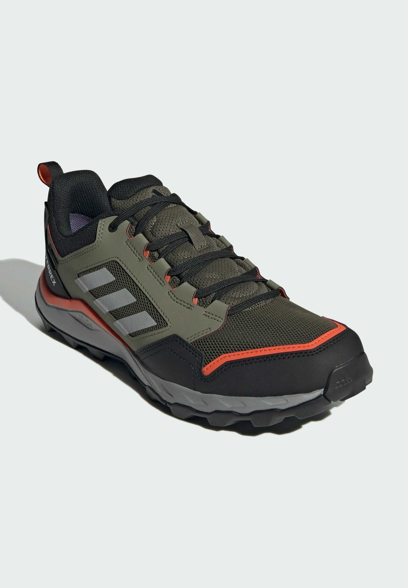 adidas Terrex TRACEROCKER 2 GTX - Trail running shoes - olive strata  charcoal solid grey semi impact orange/olive - Zalando.ie