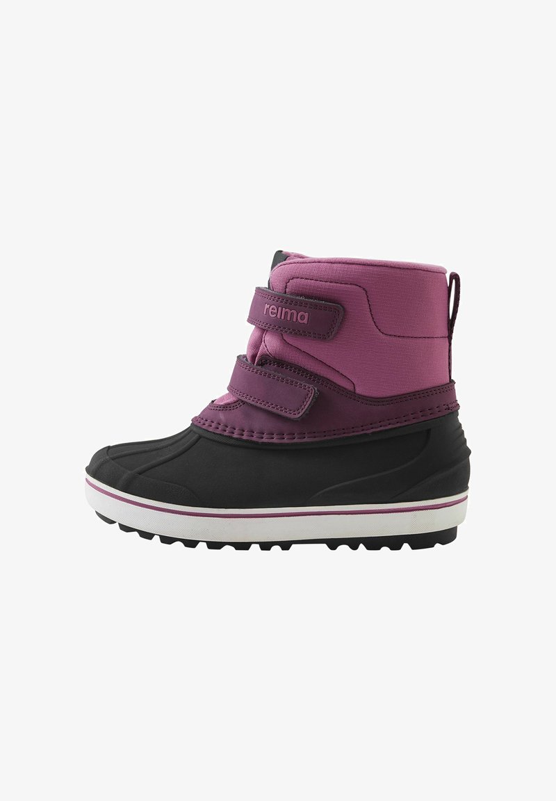 Stivali invernali violetti e neri con una fascia in velcro, suola in gomma e parte superiore in tessuto imbottito. Presentano una linguetta posteriore per indossarli facilmente.
