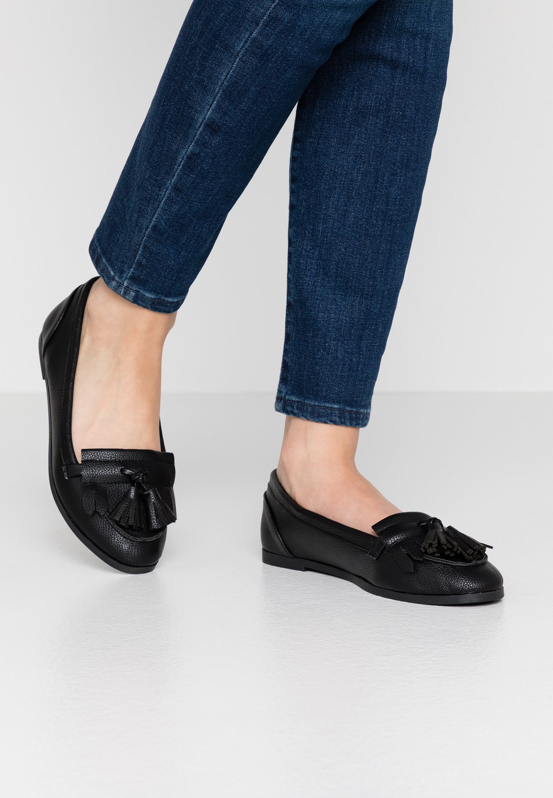 Dorothy Perkins LATINO FRINGE LOAFER - Slippers - black Dorothy Perkins LATINO FRINGE LOAFER - Slippers - black