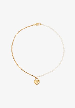 Gouden en parelketting met een hartvormige hanger met een kleine diamant, afwisselend ontwerp van gouden schakels en parelaccessoires.