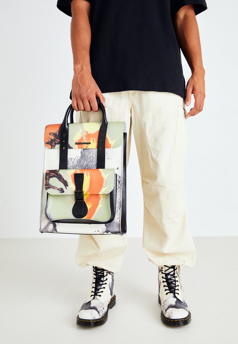 Dr. Martens TATE BACKPACK UNISEX - Rucksack - volcanic flare 