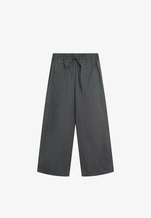 Massimo Dutti, CROPPED TECHNICAL BARREL FIT PANTS - Pantaloni - blue