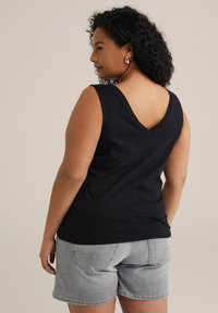 WE Fashion CURVE - Topp - black