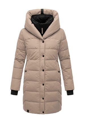 Beige polstret frakke med en stor hætte, frontknapper og sorte manchetter. Har kviltet tekstur og skjult lynlås under knapstolpen.