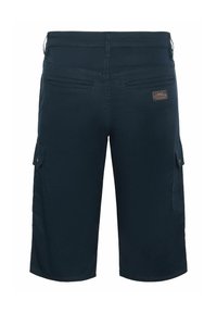 Shorts cargo navy à coupe droite, avec deux poches arrière et une poche latérale. Le matériau semble léger avec une texture lisse.