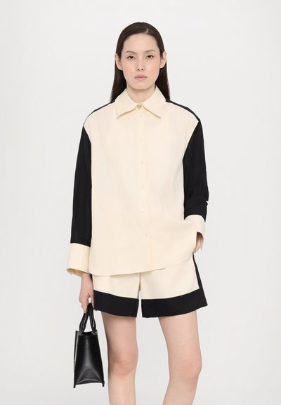 sandro Shorts - ecru