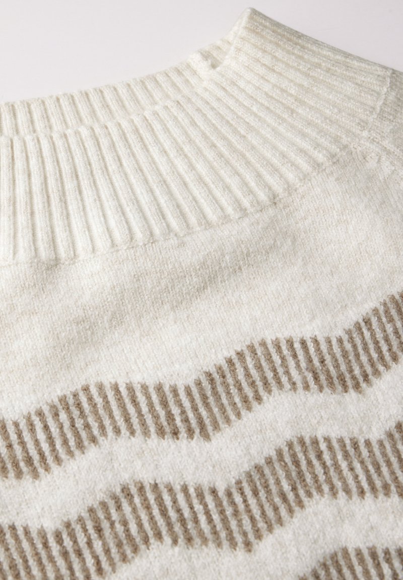 Gina Tricot MALIKA KNITTED - Jersey De Punto - Warm White/blanco