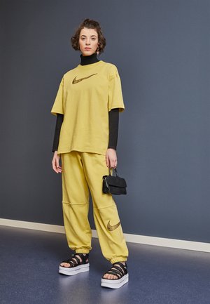 Tracksuit bottoms - celery/black/barley