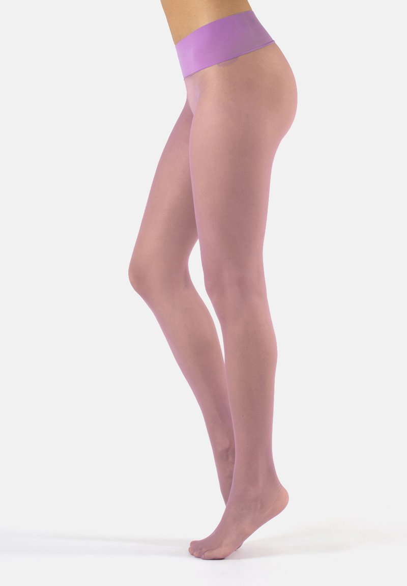 Collant trasparenti lavanda con una cintura ampia e liscia. Il materiale appare lucido, con una texture uniforme e una costruzione senza cuciture.