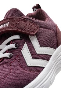 Hummel PACE  piaskowy
