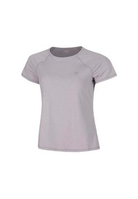 Camiseta corta de manga corta en lavanda claro con cuello redondo, que presenta un patrón sutil y un pequeño logotipo en el lado izquierdo del pecho. Textura suave.