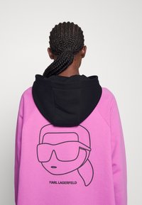 KARL LAGERFELD Felpa con cappuccio - black