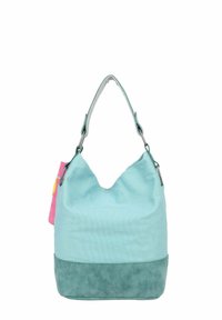 Grand sac à main souple en tissu bleu sarcelle avec un fond en daim bleu sarcelle plus foncé. Il possède une anse en chaîne argentée et une étiquette d’accent rose et jaune.