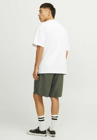 Jack & Jones Shorts - beetle
