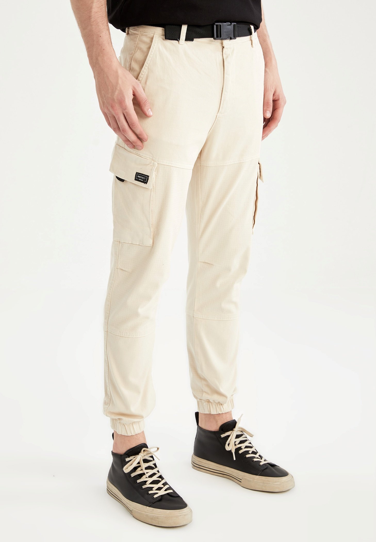 DeFacto REGULAR FIT - Pantaloni cargo - beige/albicocca - Zalando.it