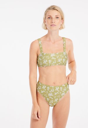 Zelený kvetinový bikiny set s topom so štvorcovým výstrihom, širokými ramienkami a vysokým pásom so štruktúrovaným dizajnom a jemným kvetinovým vzorom.