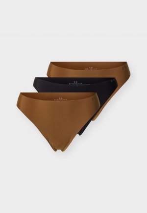 Conjunto de tres bragas sin costuras estilo bikini en marrón y negro, dispuestas en capas sobre un fondo blanco.