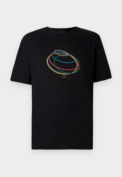 T-shirt noir à manches courtes présentant un design abstrait de boucles colorées en bleu, vert, jaune et rouge sur le devant.