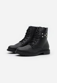 Richter Stivaletti stringati - black