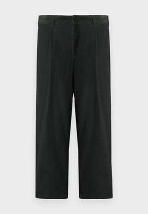 Tumedad rohelised laiade jalgadega püksid, mis on valmistatud tekstureeritud puuvillast. Omavad nupuga sulgemist ja ees olevaid voldikesi. Sirge lõige ja keskmise kõrgusega vöökoht.