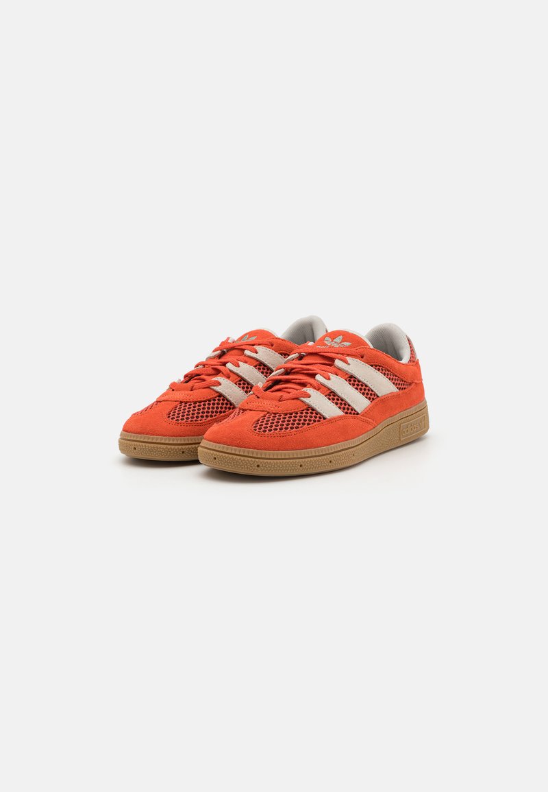 adidas gazelle silver green womens Handball Spezial putty grey/red/beige main image 0