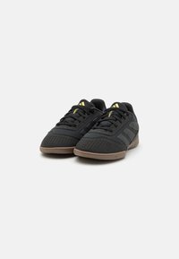 adidas Performance PREDATOR CLUB INDOOR SALA KIDS - Zaalvoetbalschoenen - core black/carbon/gold metallic