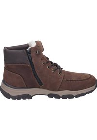 Botín de cuero marrón con superficie texturizada, cremallera lateral, diseño con cordones y suela de goma bicolor para tracción.
