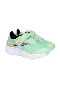 Zapatillas deportivas ligeras en verde menta con parte superior de malla, detalles en negro y correa de Velcro. Cuentan con una suela texturizada para mayor agarre y estabilidad.