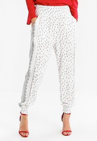 Cream Tygbyxor - off-white